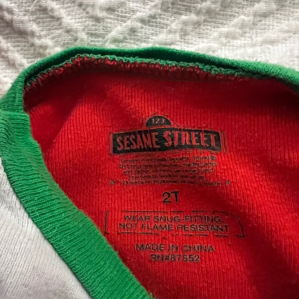 Sesame‎ Street 2T Christmas Pajamas